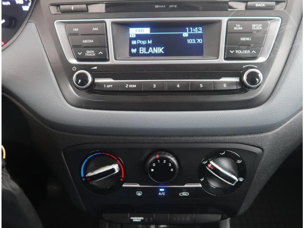 2016 Hyundai i20 - 12
