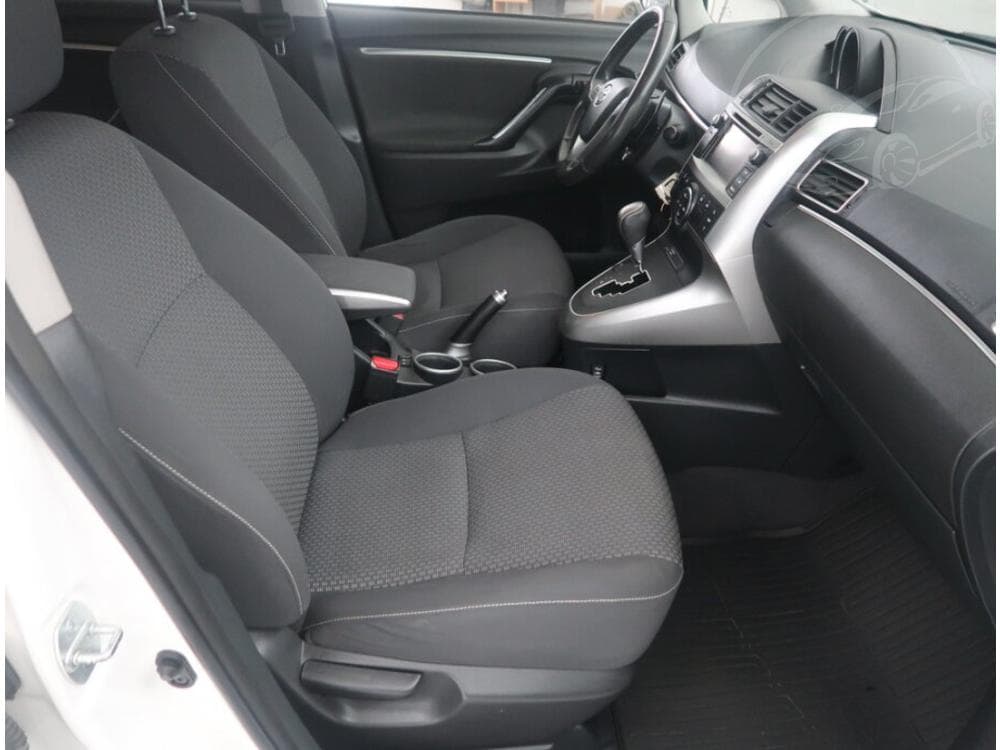 2013 Toyota VERSO - 9