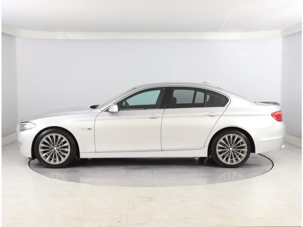 2010 BMW 5-SERIES - 3