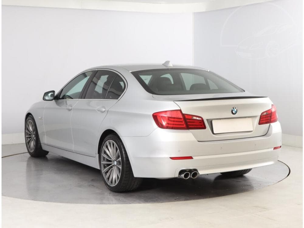 2010 BMW 5-SERIES - 4