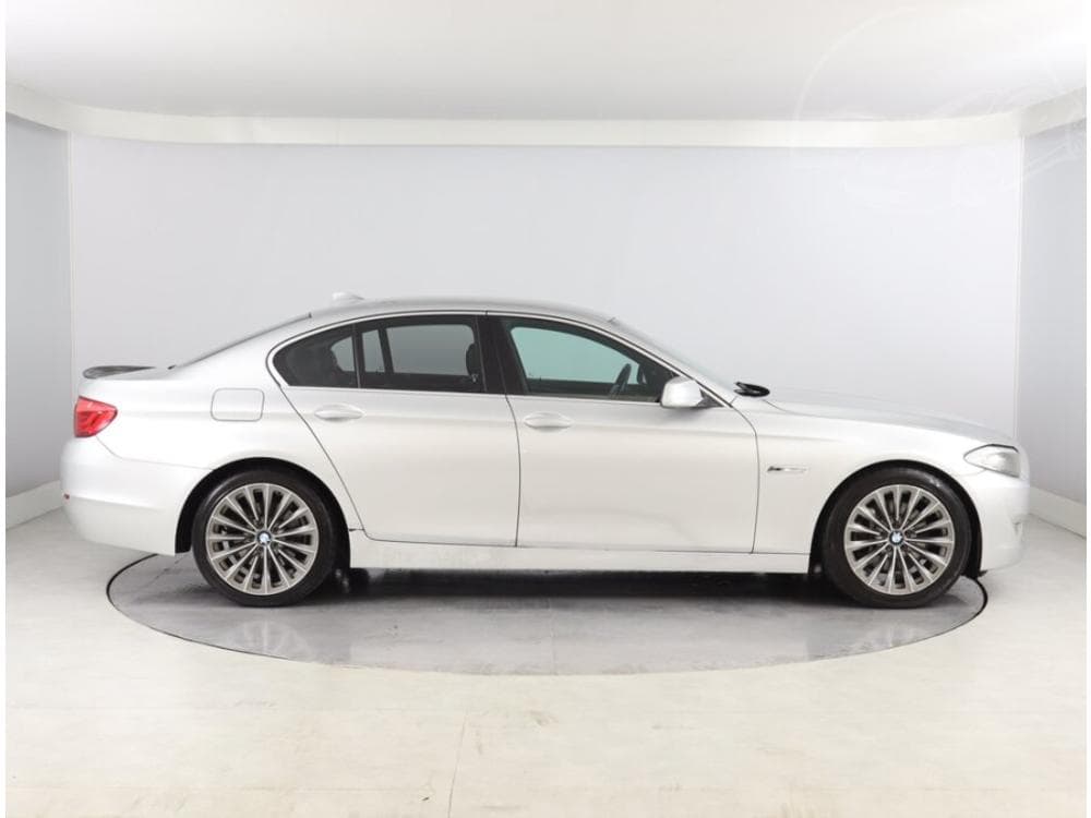 2010 BMW 5-SERIES - 6