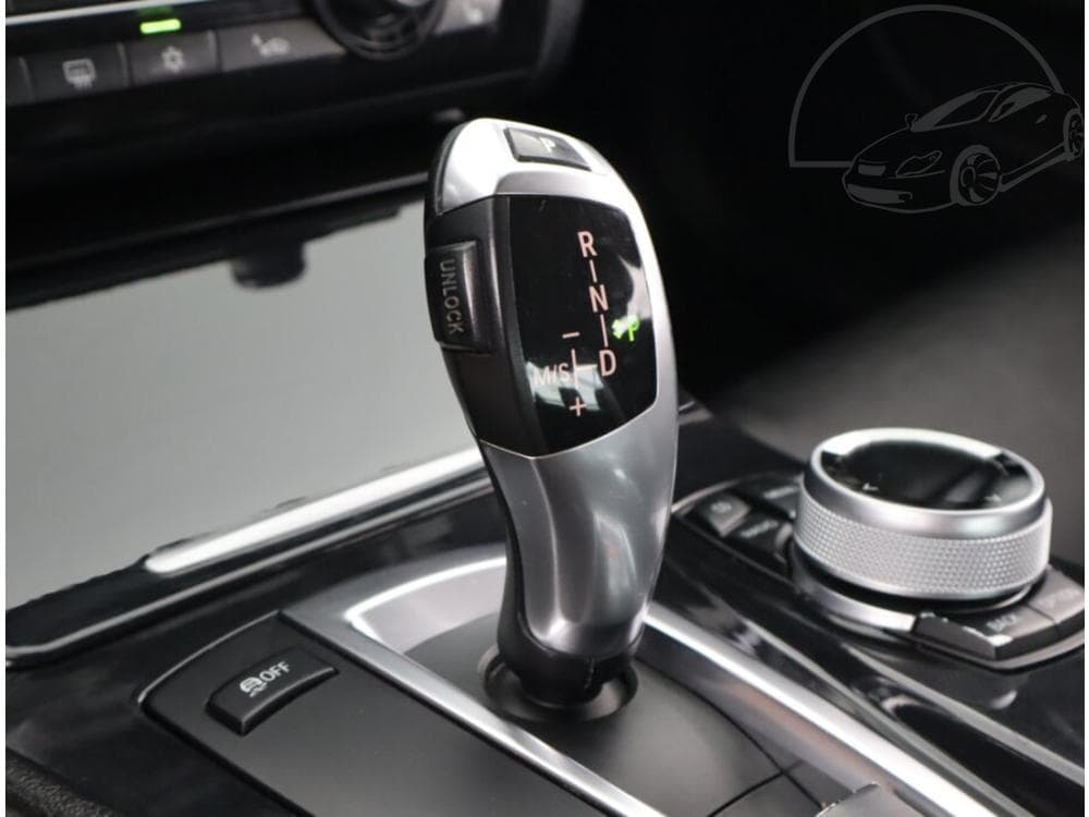 2010 BMW 5-SERIES - 13