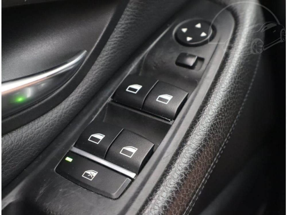 2010 BMW 5-SERIES - 15