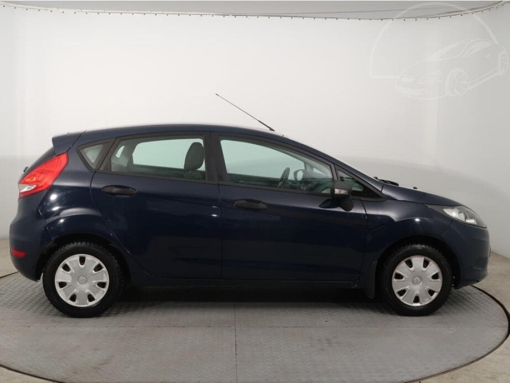 2010 Ford FIESTA - 6