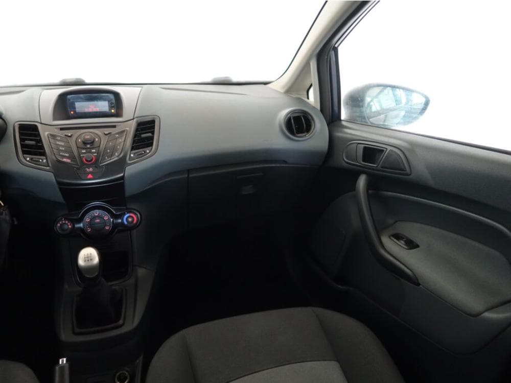 2010 Ford FIESTA - 8