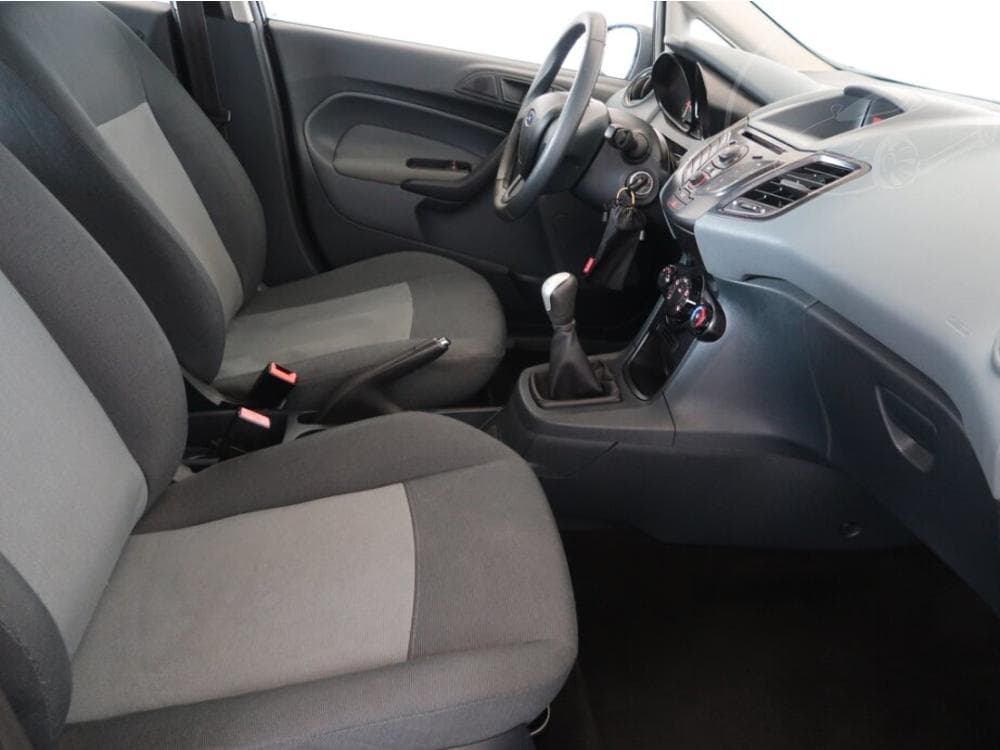 2010 Ford FIESTA - 9