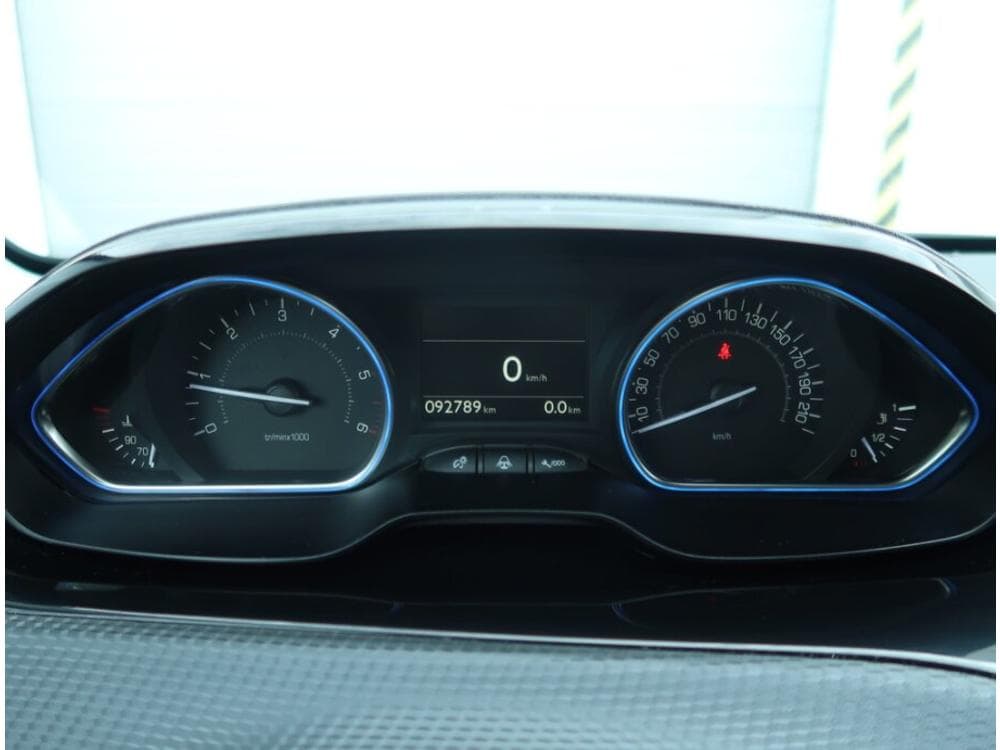 2016 Peugeot 2008 - 11
