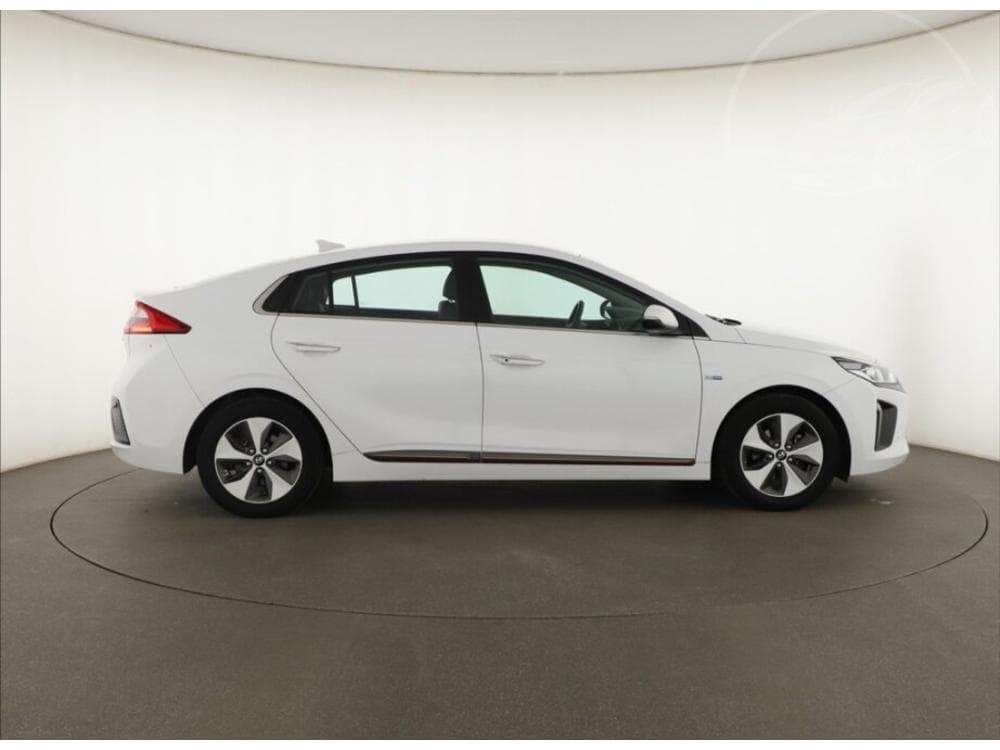 2019 Hyundai IONIQ - 6