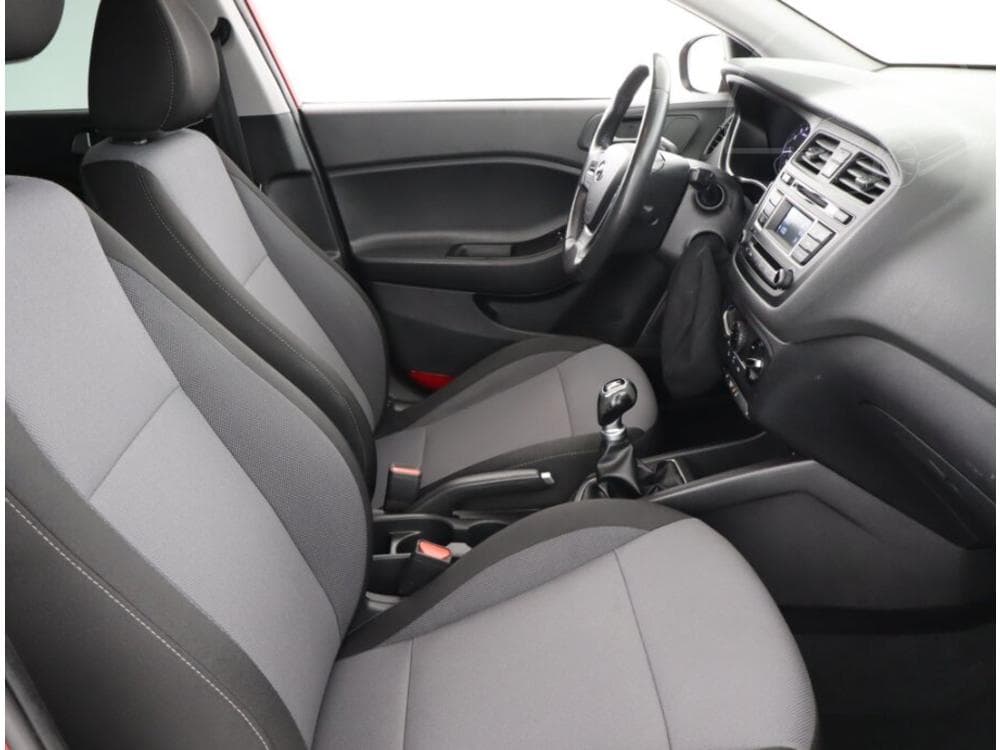 2017 Hyundai i20 - 9
