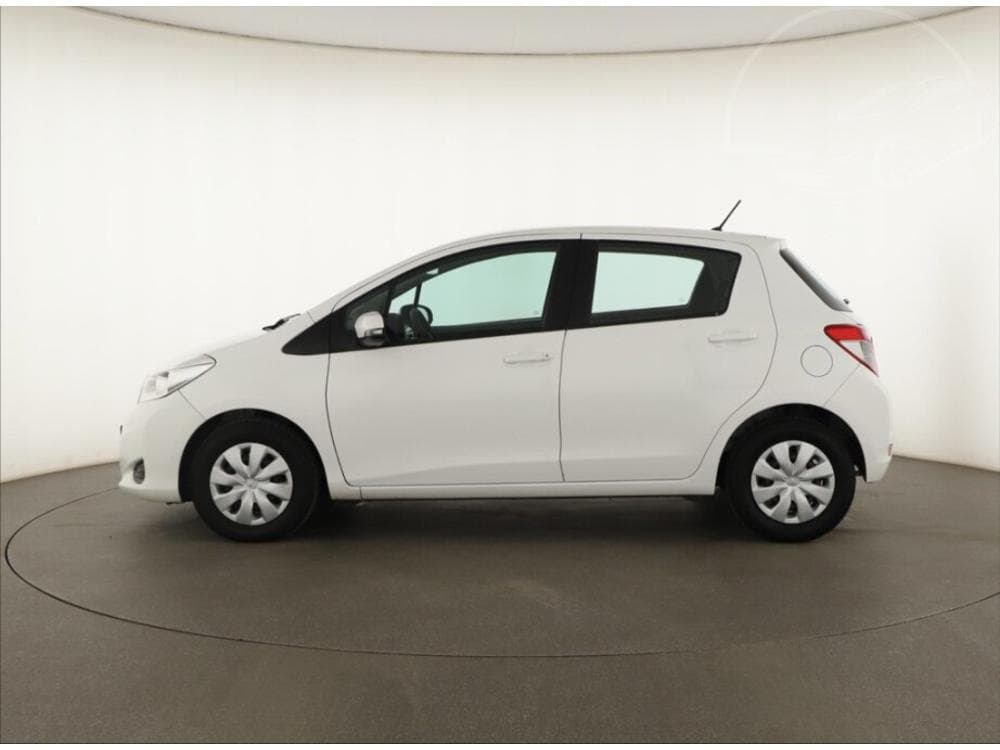 2013 Toyota YARIS - 3