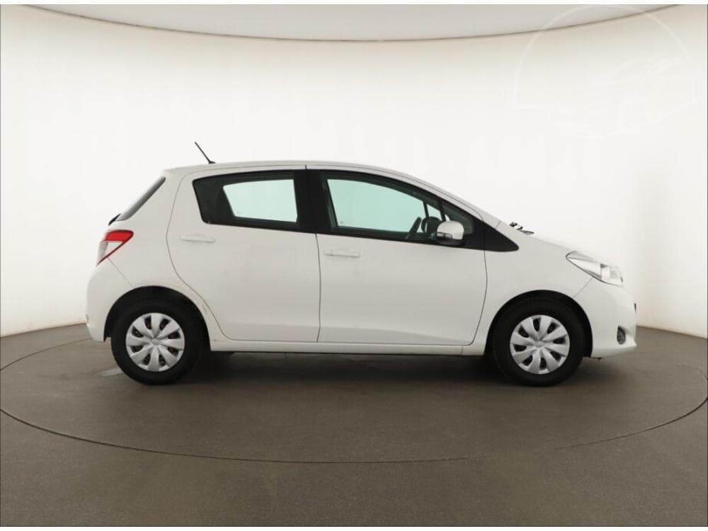 2013 Toyota YARIS - 6