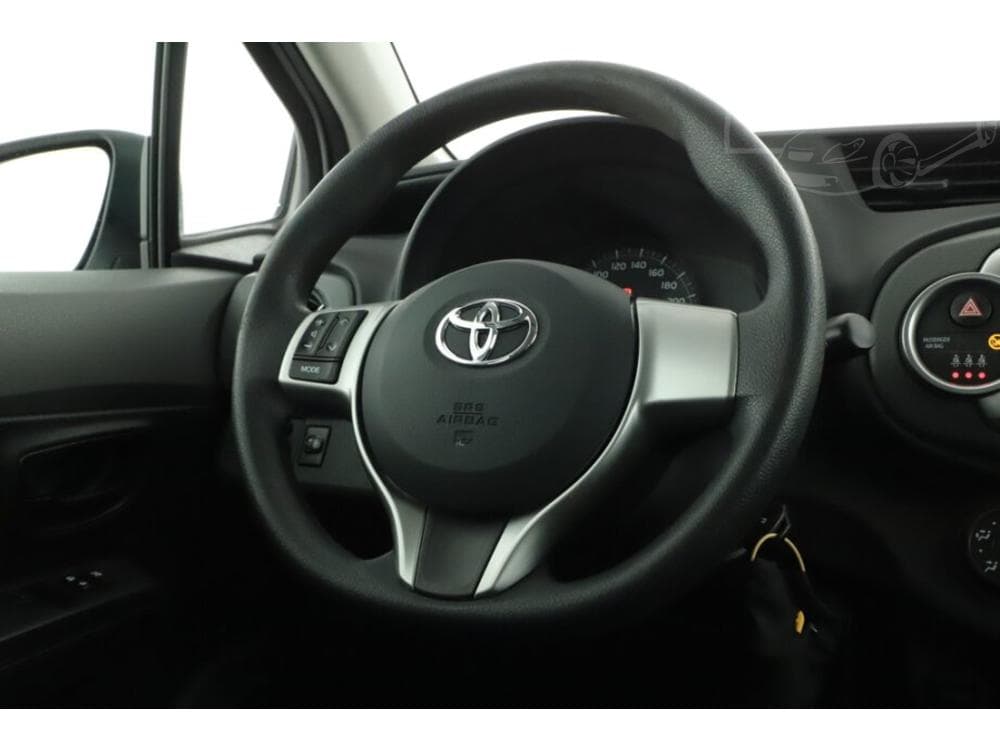 2013 Toyota YARIS - 11