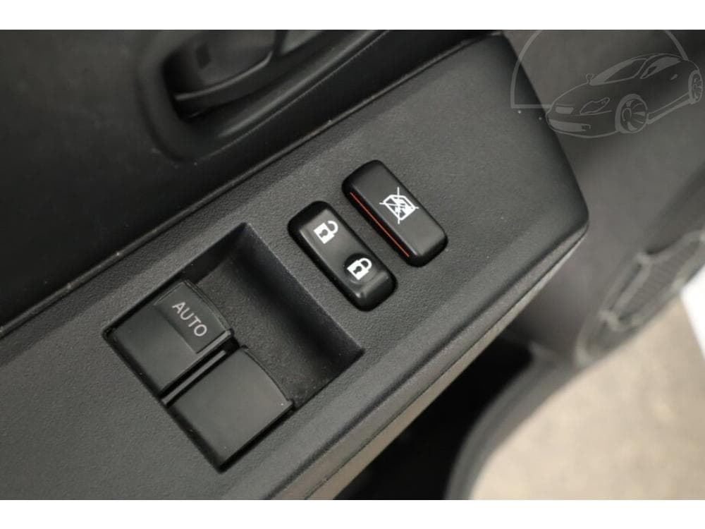 2013 Toyota YARIS - 13