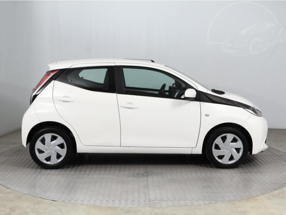2015 Toyota AYGO - 6