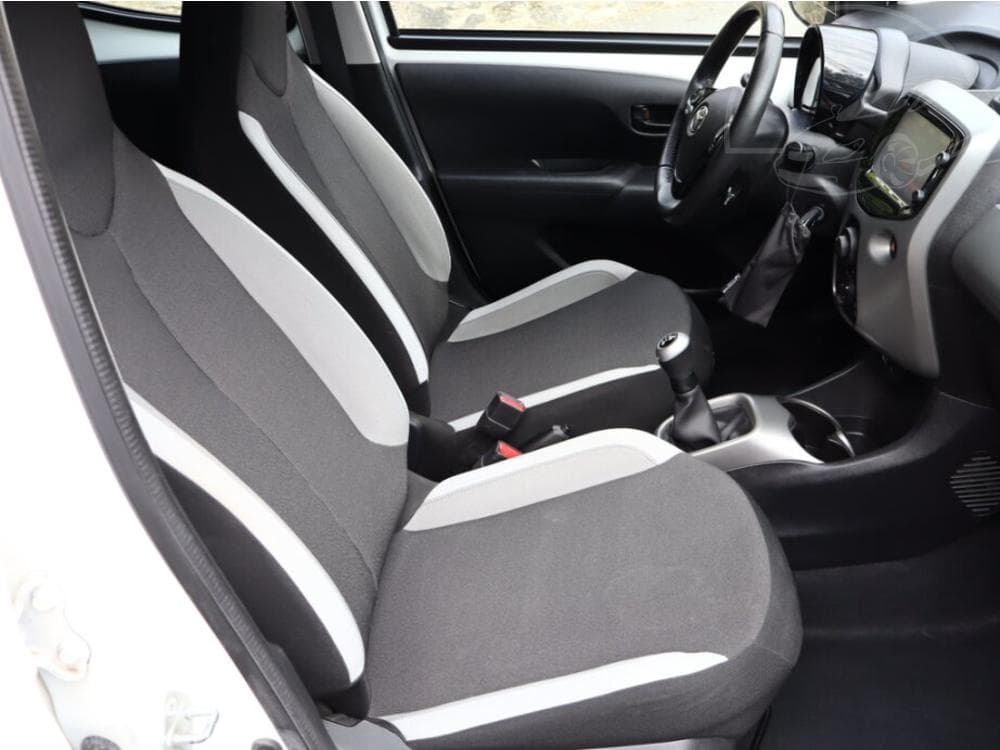 2015 Toyota AYGO - 7