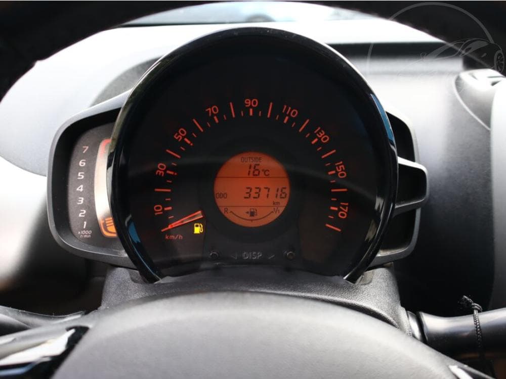 2015 Toyota AYGO - 9