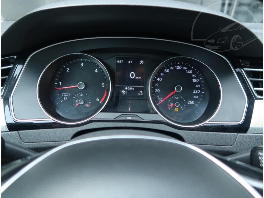 2016 Volkswagen PASSAT - 11