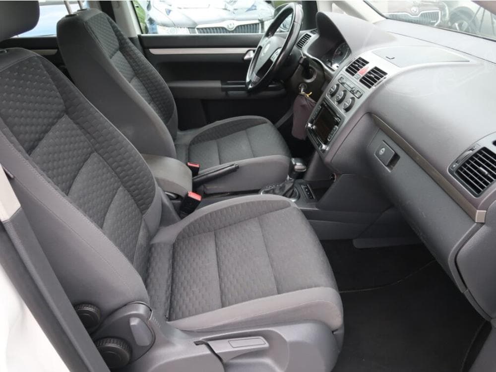 2010 Volkswagen TOURAN - 9