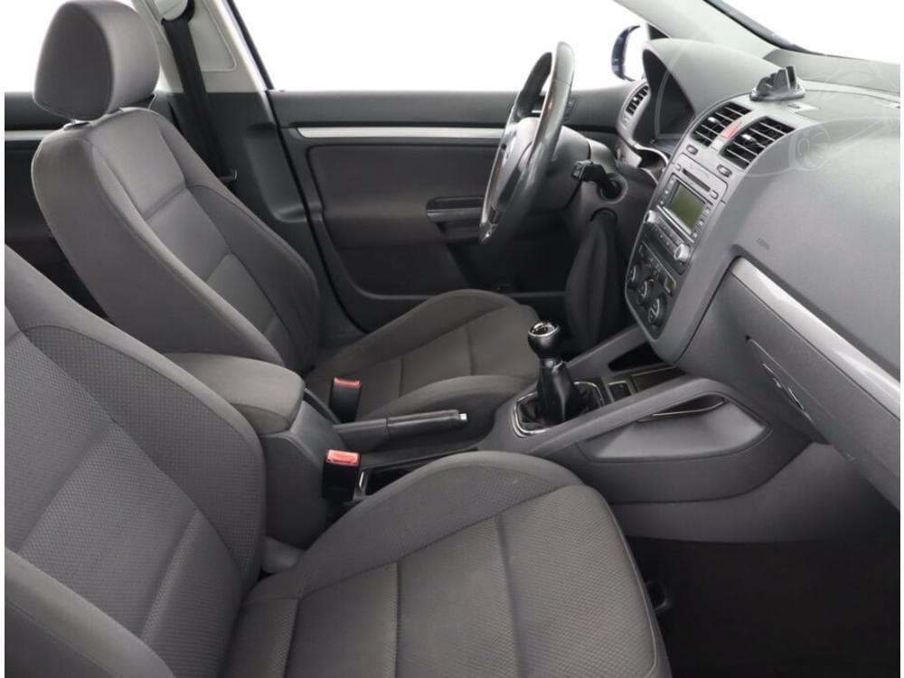 2005 Volkswagen GOLF - 9