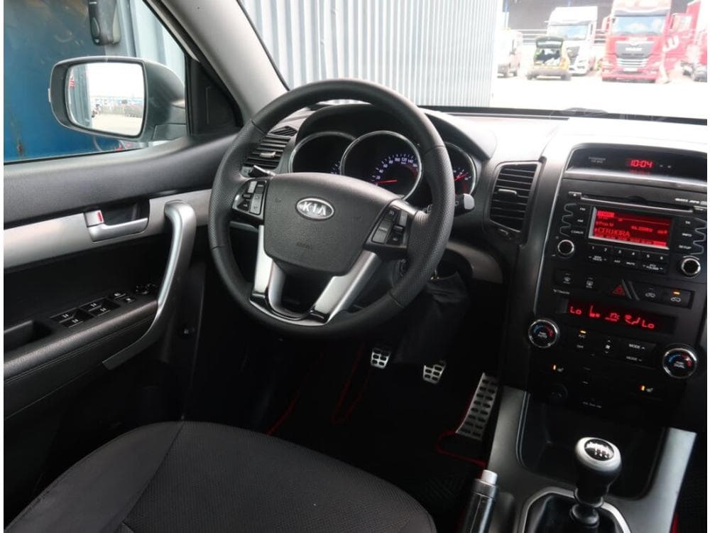 2011 Kia SORENTO - 7