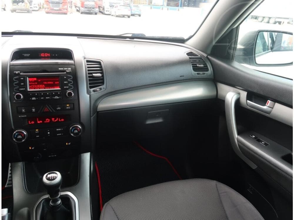 2011 Kia SORENTO - 8