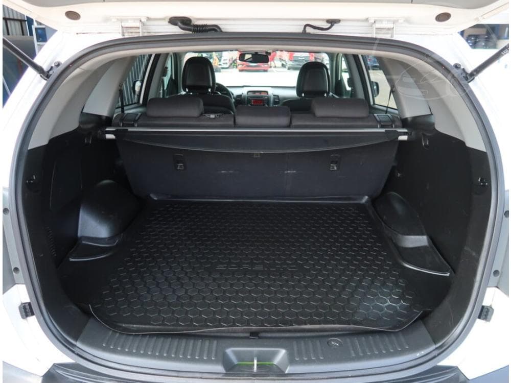 2011 Kia SORENTO - 13