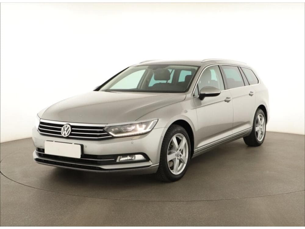 2016 Volkswagen PASSAT - 2