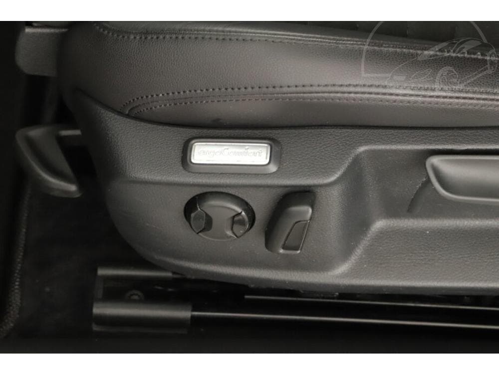2016 Volkswagen PASSAT - 11