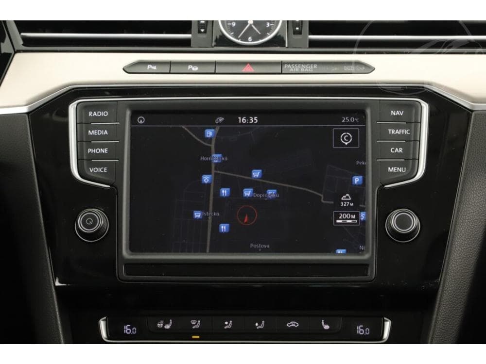 2016 Volkswagen PASSAT - 14