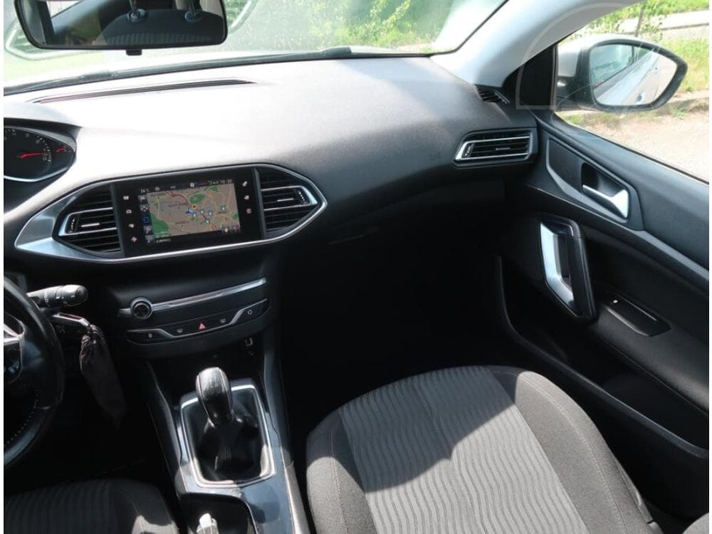 2015 Peugeot 308 - 8