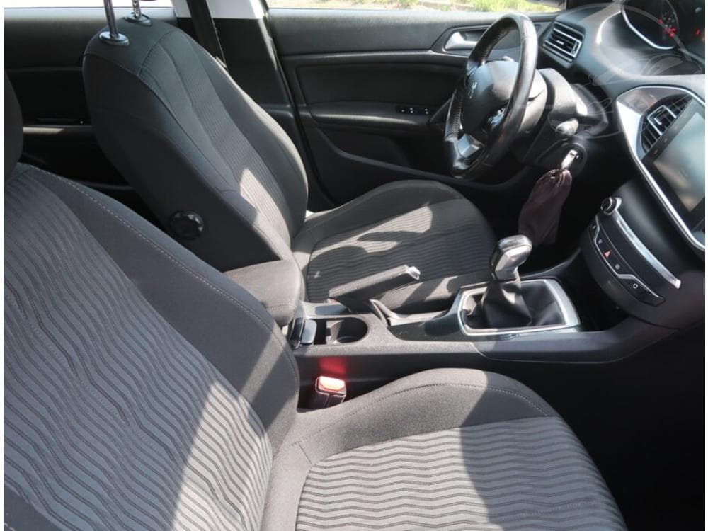 2015 Peugeot 308 - 9