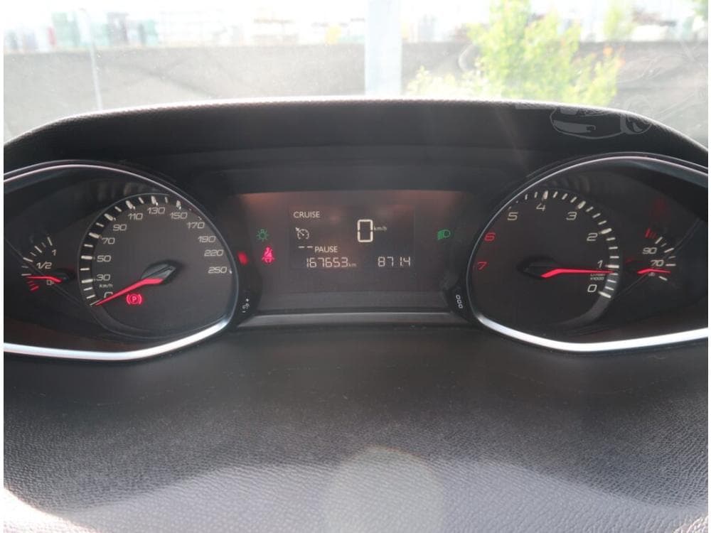 2015 Peugeot 308 - 11