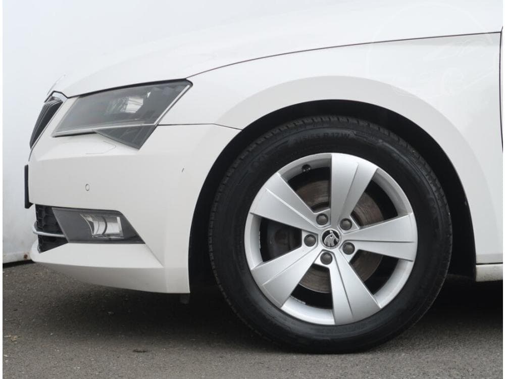 2017 Škoda SUPERB - 15