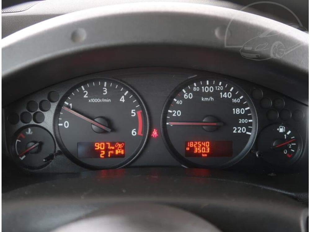 2011 Nissan NAVARA - 11
