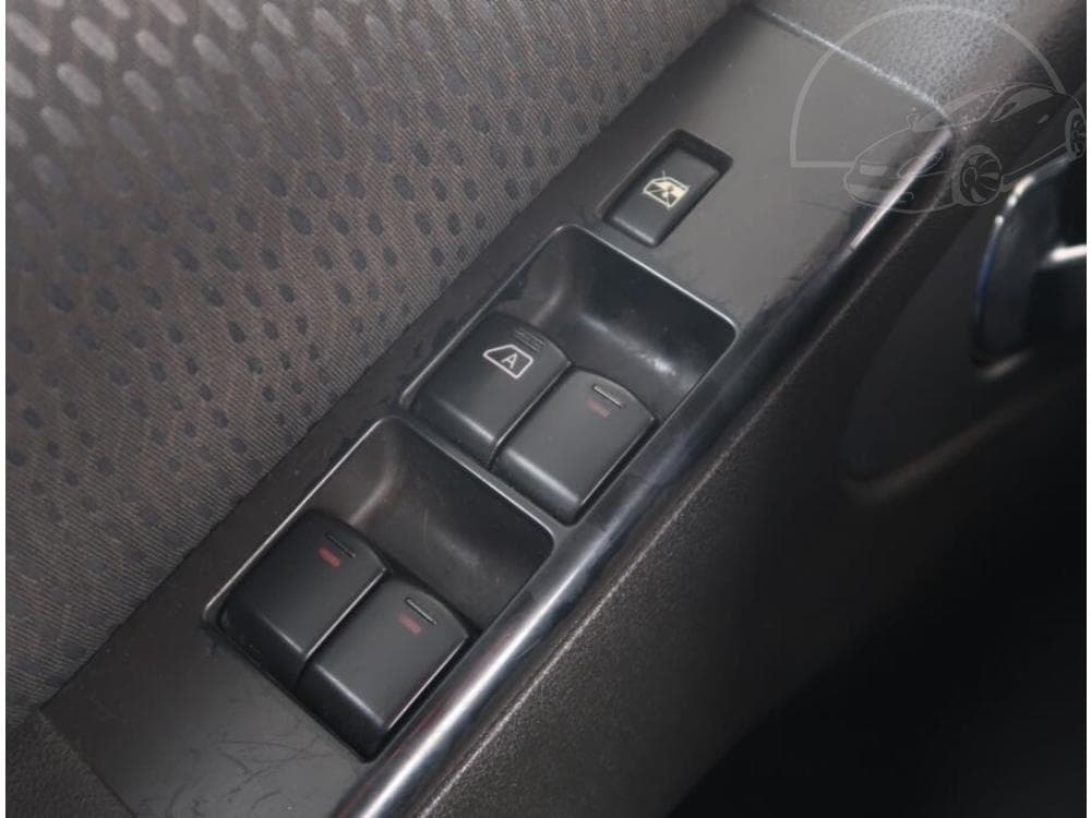2011 Nissan NAVARA - 15