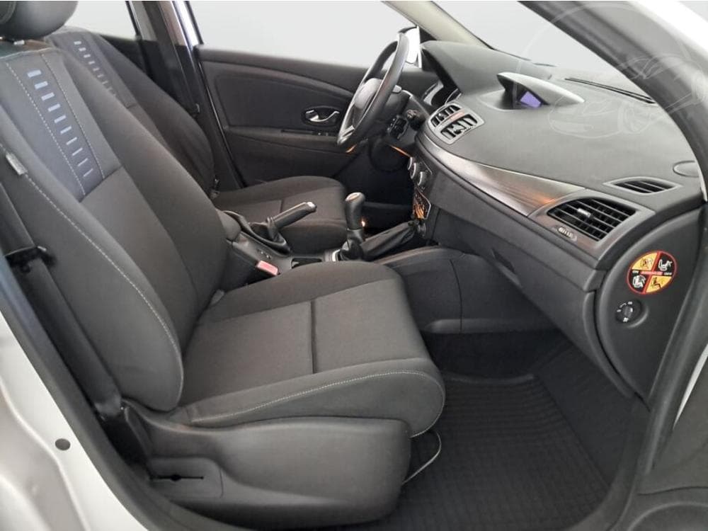 2011 Renault MEGANE - 9
