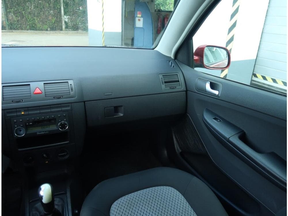 2004 Škoda FABIA - 8