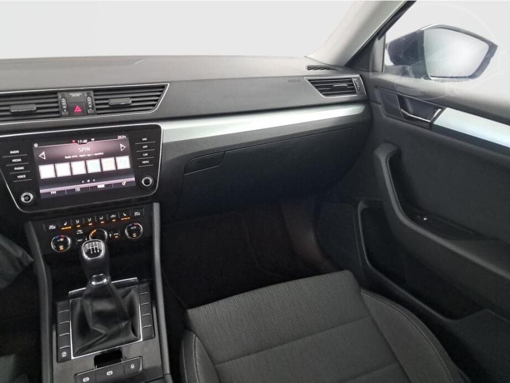 2018 Škoda SUPERB - 8