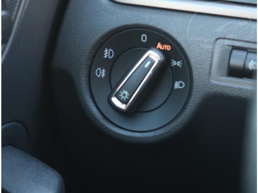 2015 Škoda RAPID - 13