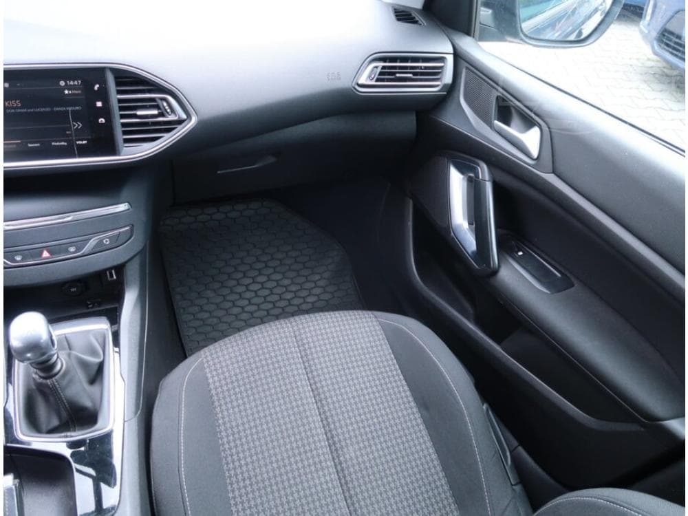 2019 Peugeot 308 - 8
