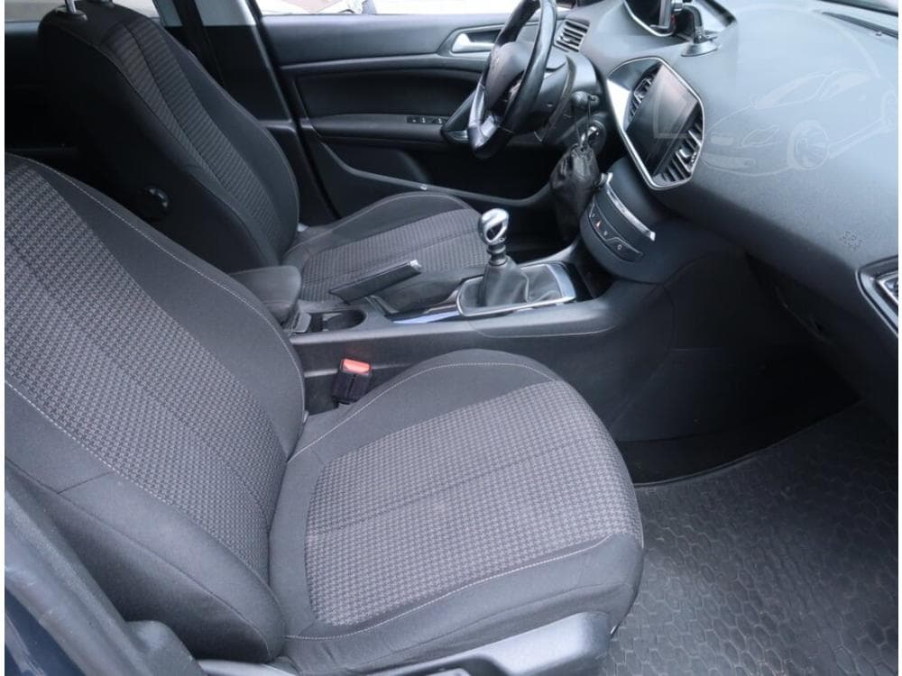 2019 Peugeot 308 - 9