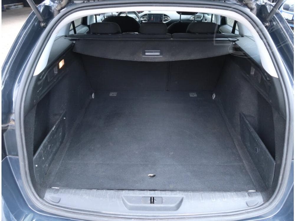 2019 Peugeot 308 - 14