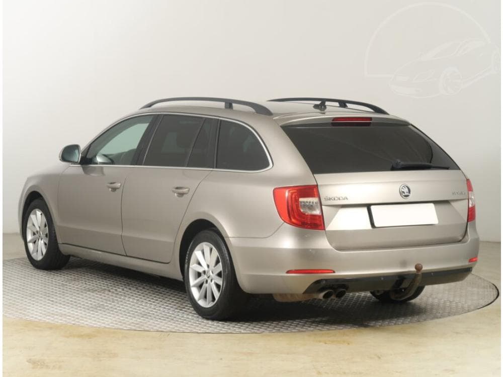 2013 Škoda SUPERB - 4