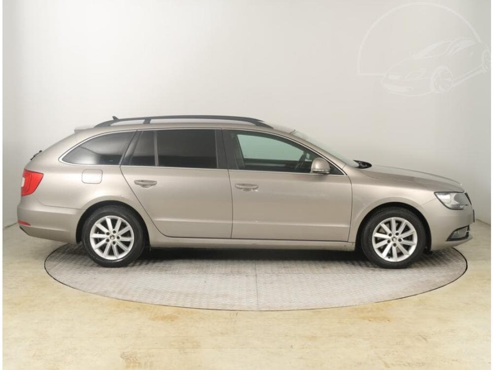 2013 Škoda SUPERB - 6
