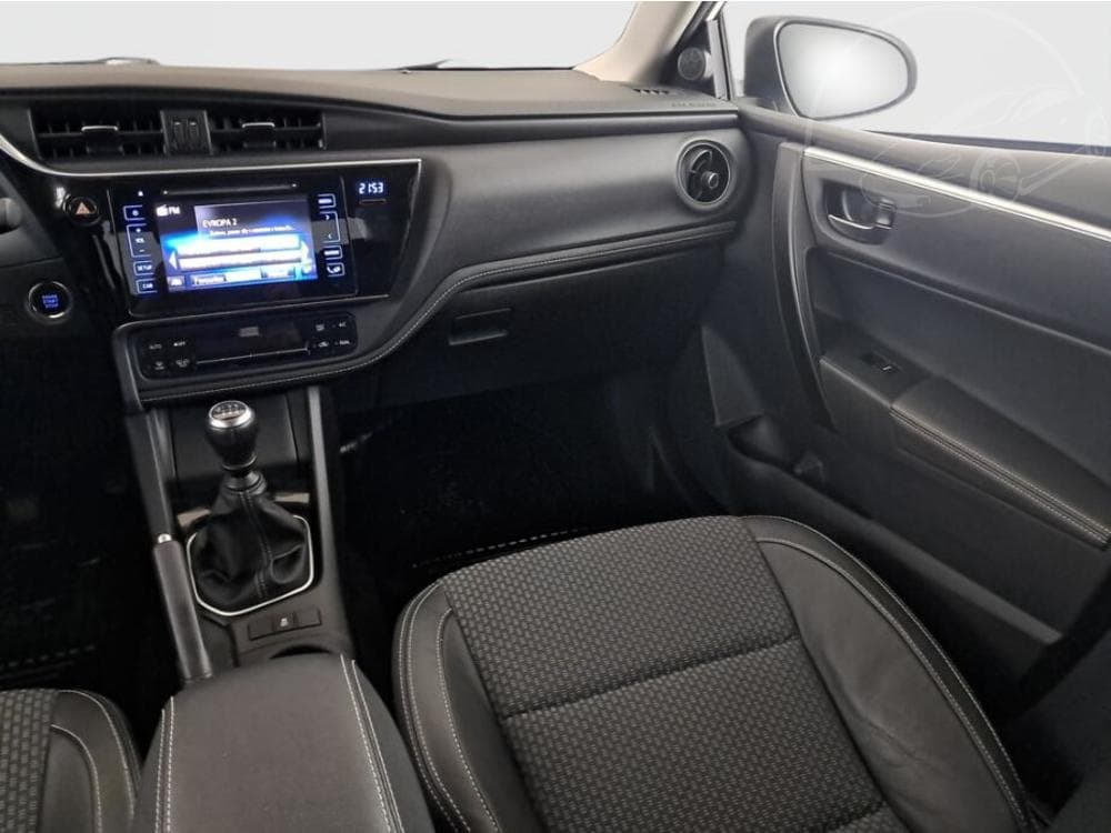 2017 Toyota COROLLA - 8