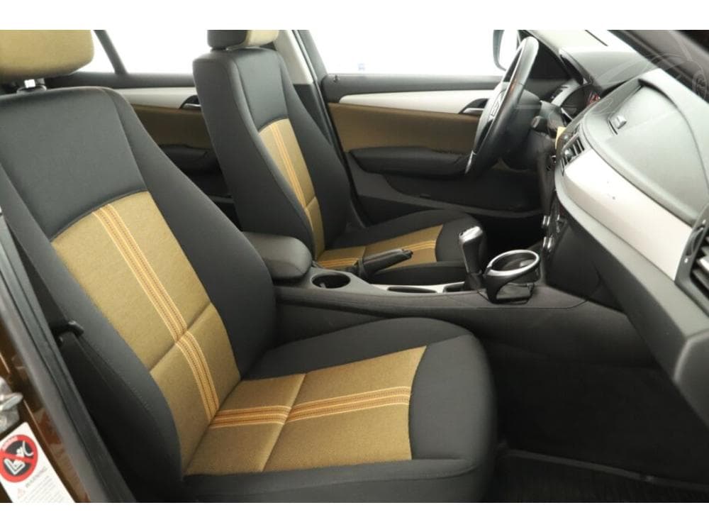 2010 BMW X1 - 11