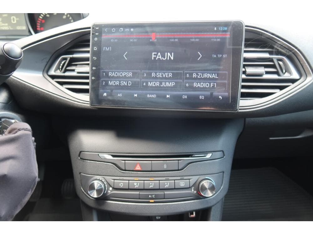 2016 Peugeot 308 - 12