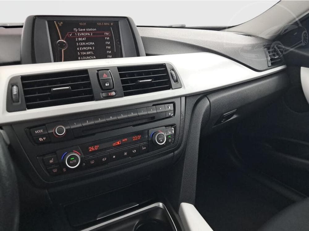 2012 BMW 3-SERIES - 12