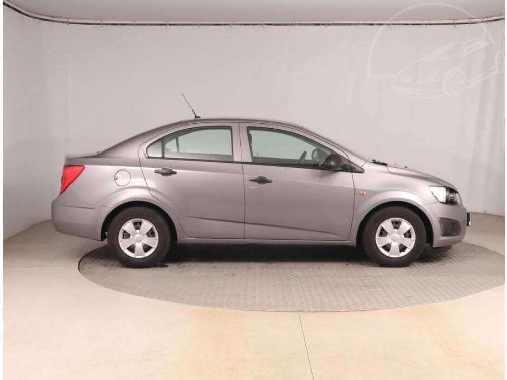 2012 Chevrolet AVEO - 6