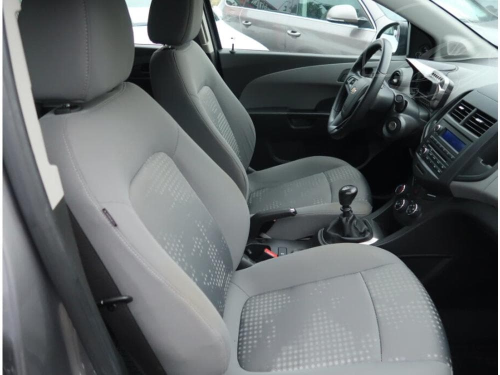 2012 Chevrolet AVEO - 9